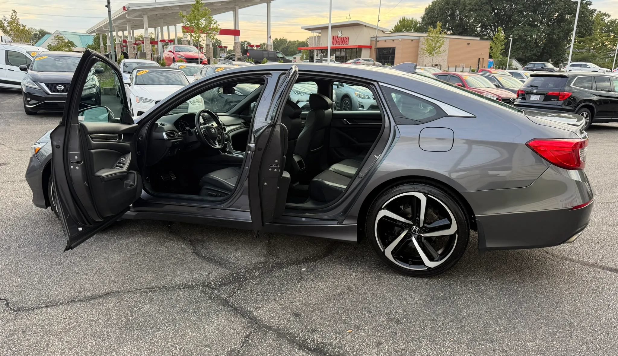 Used 2018 Honda Accord Sport image 11