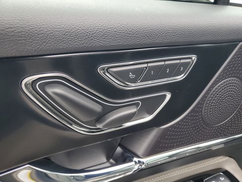 New 2026 Lincoln Corsair Premiere image 9