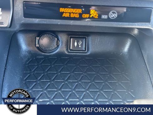 Used 2019 Toyota RAV4 LE w/ Carpet Mat Package image 25