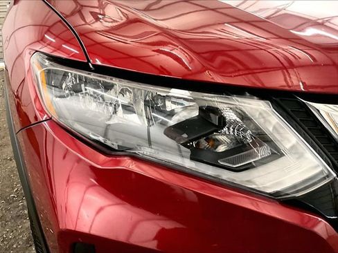 Used 2018 Nissan Rogue SV AWD/4WD image 27