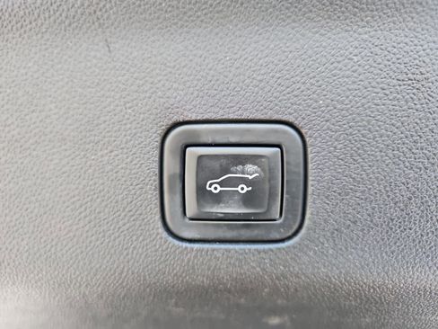 Used 2021 Chevrolet Suburban RST w/ Rear Media and Nav Package image 18