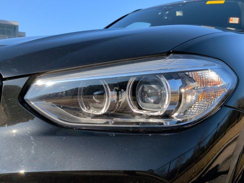 Used 2021 BMW X3 xDrive30i w/ M Sport Package image 3