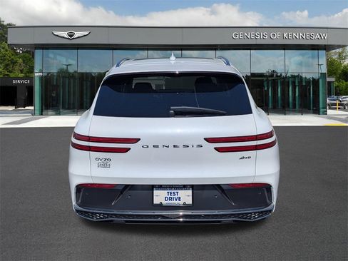 Used 2026 Genesis GV70 2.5T Select image 6