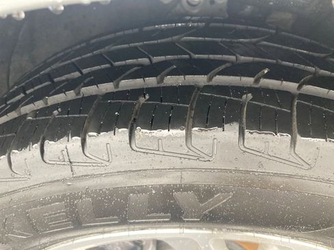 Used 2019 Chevrolet Equinox LT image 34