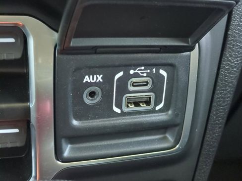 Used 2025 Jeep Gladiator Mojave w/ Safety Group AWD/4WD image 28