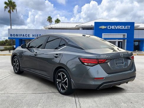 Used 2025 Nissan Sentra SV image 3