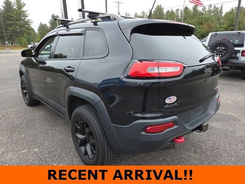 Used 2015 Jeep Cherokee Trailhawk w/ Cold Weather Group image 19