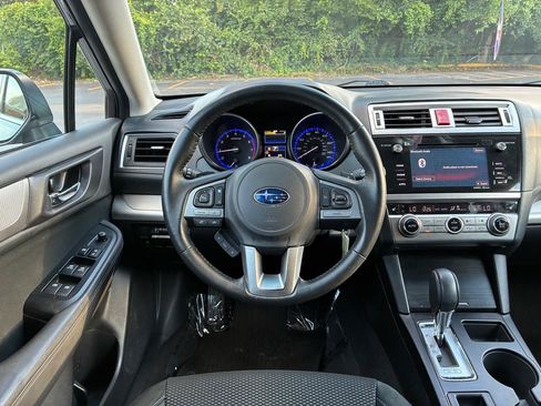 Used 2017 Subaru Outback 2.5i Premium w/ Popular Package #1 AWD/4WD image 28