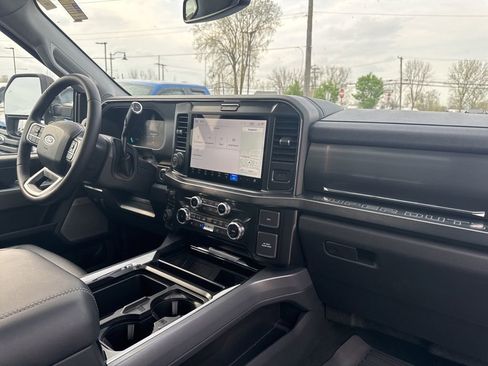 Used 2025 Ford F350 Lariat w/ Lariat Ultimate Package AWD/4WD image 43
