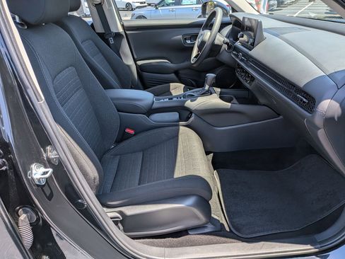 Used 2025 Honda HR-V LX image 35