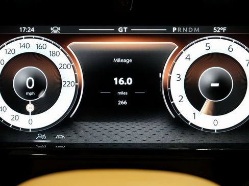 Used 2025 Aston Martin Vanquish V12 image 11