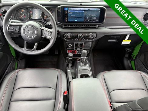 Used 2025 Jeep Wrangler Unlimited Rubicon image 17