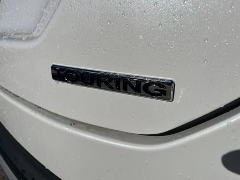 Used 2025 Honda Pilot Touring image 9