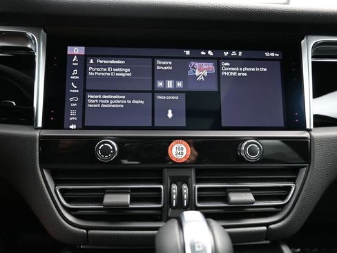 Used 2025 Porsche Macan image 7