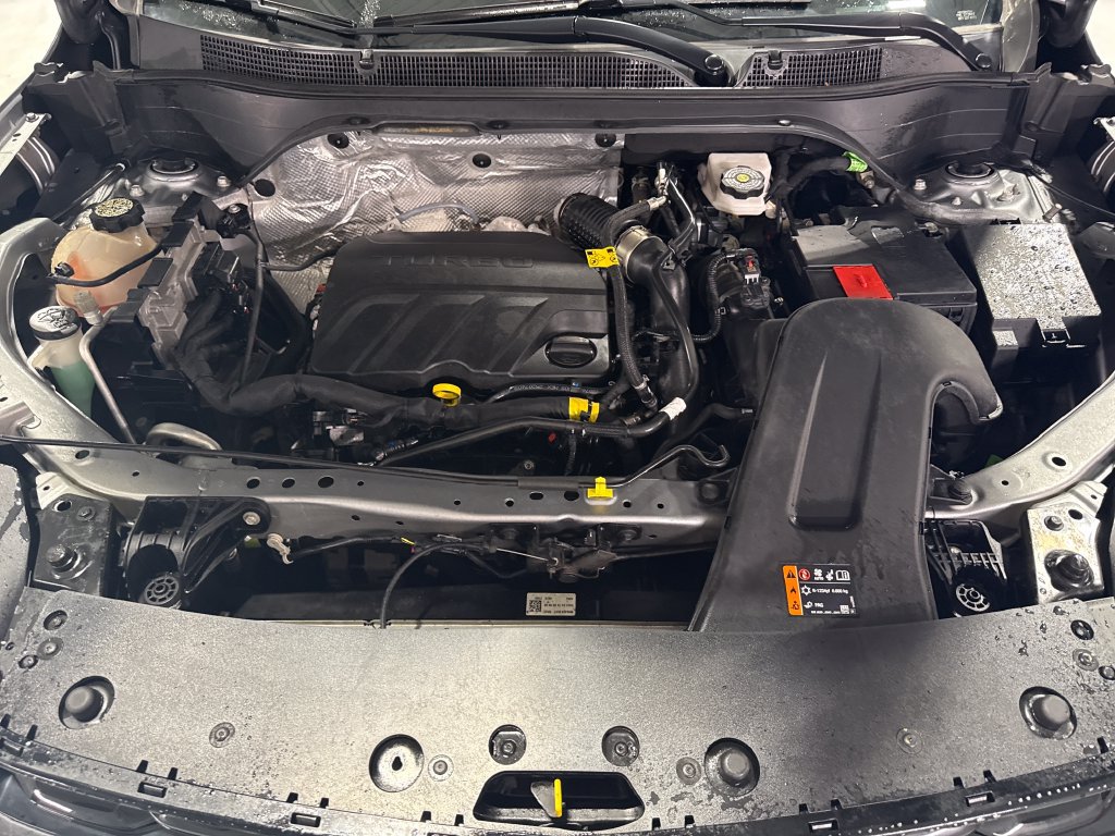 Used 2025 Chevrolet Trax RS w/ Sunroof Package FWD image 45
