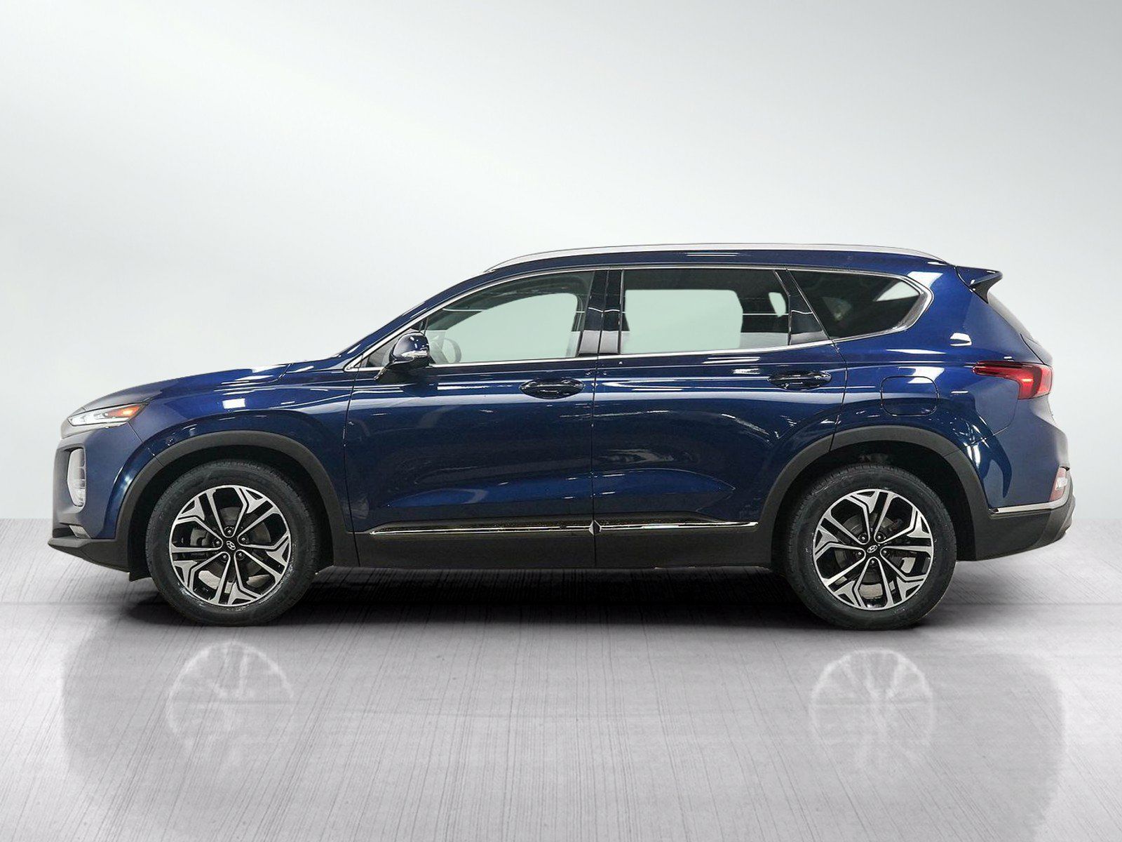 Used 2020 Hyundai Santa Fe Limited AWD/4WD image 2