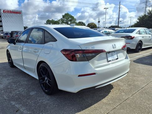 Certified 2025 Honda Civic Sport image 3