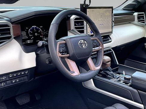Used 2025 Toyota Sequoia Capstone AWD/4WD image 17