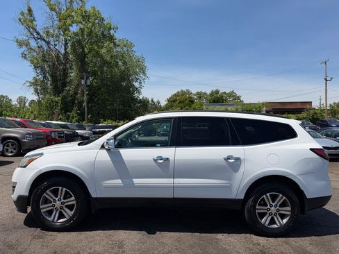 Used 2017 Chevrolet Traverse LT FWD image 8