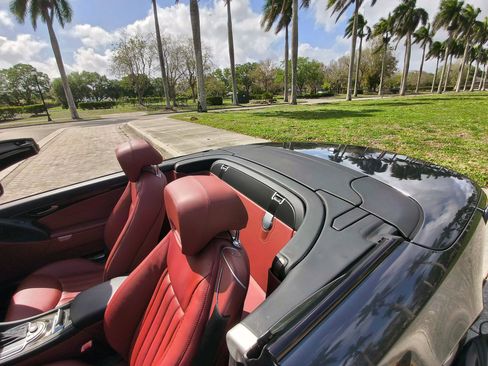 Used 2009 Mercedes-Benz SL 550 image 36
