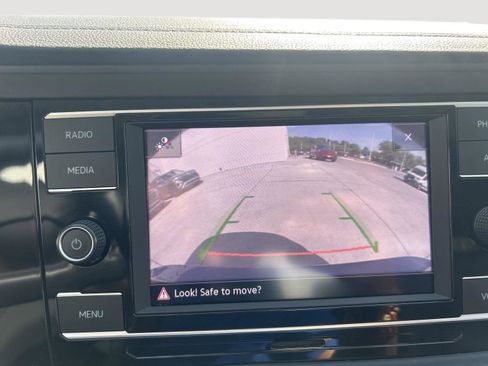 Used 2024 Volkswagen Jetta SE w/ Panoramic Sunroof Package FWD image 22
