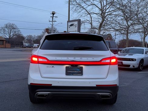 Used 2016 Lincoln MKX Reserve w/ Technology Package FWD image 22
