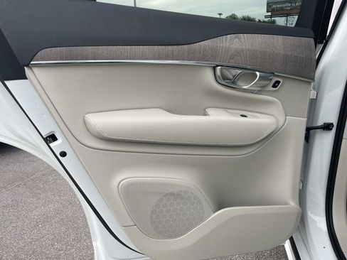 Certified 2023 Volvo XC90 B5 Plus w/ Protection Package Premier AWD/4WD image 11