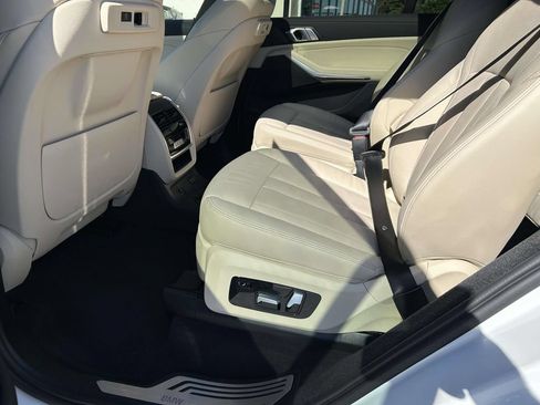 Used 2022 BMW X7 xDrive40i AWD/4WD image 13