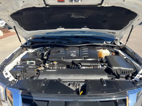 Used 2022 Nissan Armada Platinum w/ Captain's Chairs Package image 32