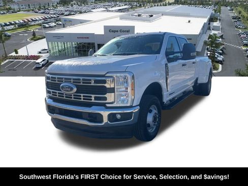 Used 2025 Ford F350 XLT image 2