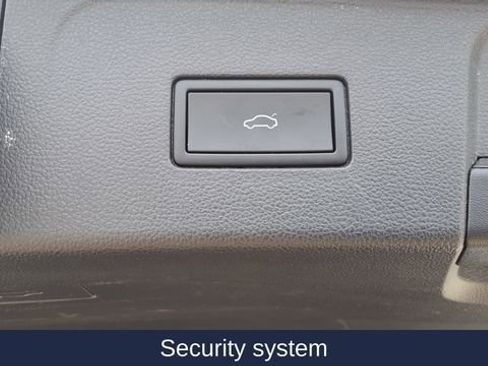 Used 2024 Volkswagen Atlas SE image 15