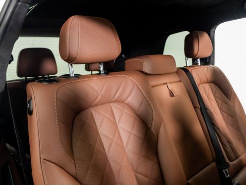 Used 2025 BMW X7 xDrive40i w/ M Sport Package image 28