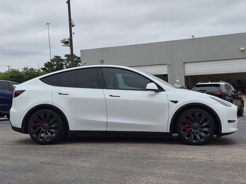 Used 2023 Tesla Model Y Performance AWD/4WD image 4