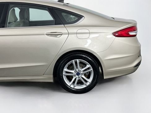 Used 2018 Ford Fusion SE FWD image 40