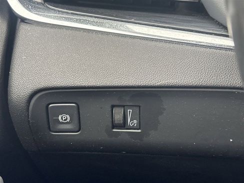 Certified 2023 Buick Enclave Essence w/ LPO, Floor Liner Package image 17