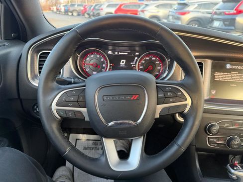 Used 2016 Dodge Charger SXT image 19