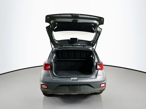 Used 2025 Hyundai Venue FWD image 34
