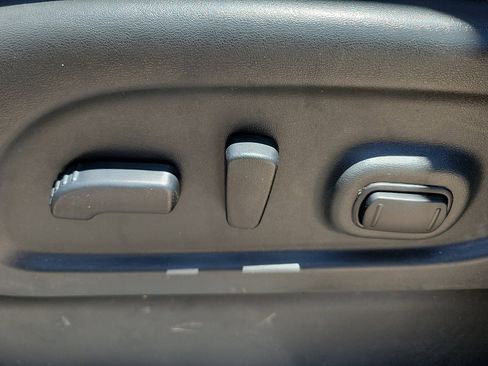 Used 2020 Nissan Titan SV w/ SV Convenience Package image 13