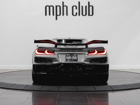 Used 2024 Chevrolet Corvette Z06 w/ Z07 Performance Package RWD image 7