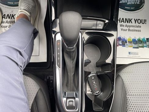 Used 2025 Chevrolet Trax LT w/ LT Convenience Package image 34