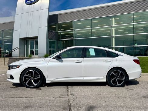 Used 2022 Honda Accord Sport image 3