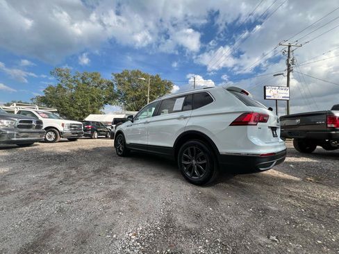 Used 2024 Volkswagen Tiguan SE image 39
