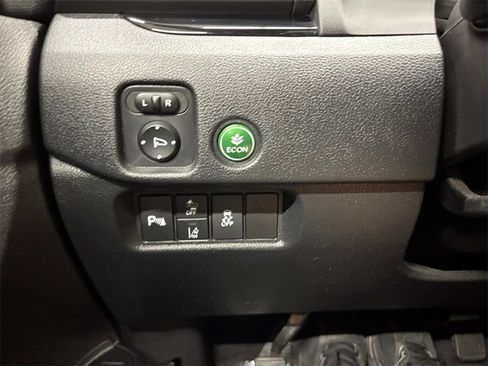 Used 2022 Honda Pilot Touring image 31