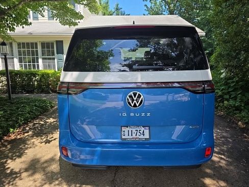 Used 2025 Volkswagen ID. Buzz 1st Edition AWD/4WD image 3