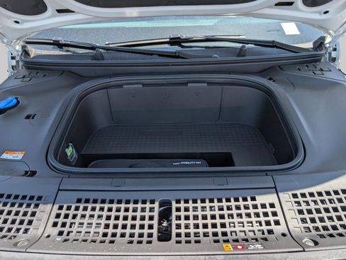 New 2026 Hyundai Ioniq 9 SE image 15