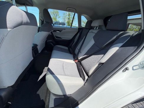 Used 2021 Toyota RAV4 XLE image 10