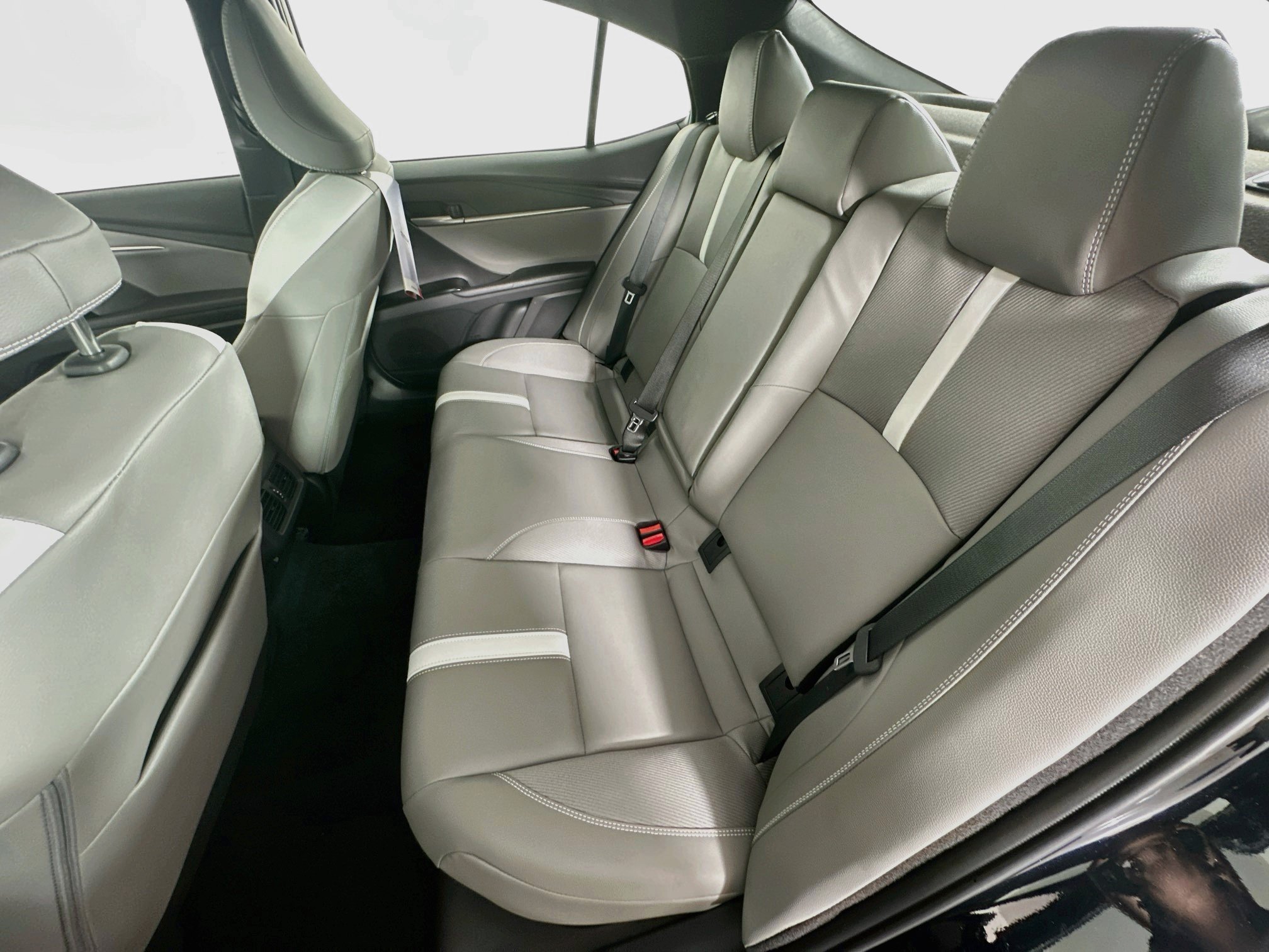 Used 2026 Toyota Camry SE w/ Convenience Package FWD image 26