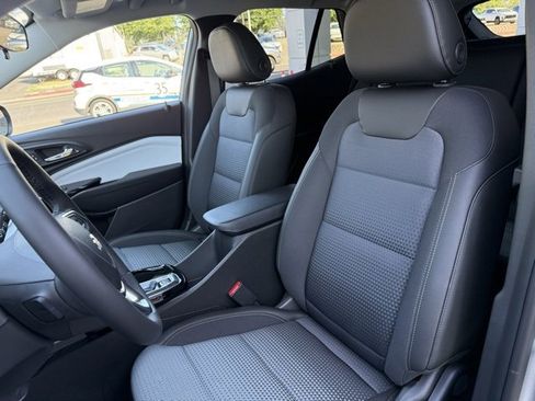 New 2025 Chevrolet Trax LT w/ Driver Confidence Package image 13