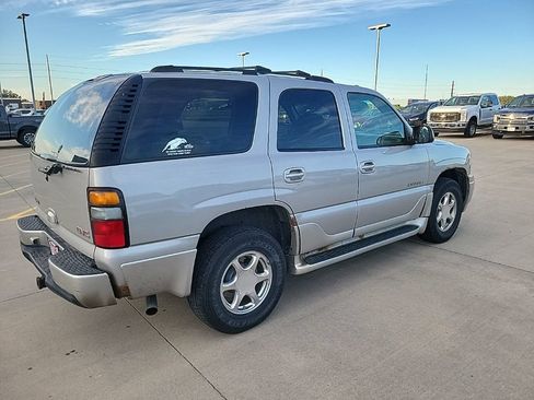 Used 2004 GMC Yukon Denali AWD/4WD image 3