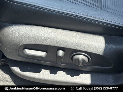 Used 2018 Chevrolet Equinox Premier FWD image 33
